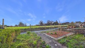 Photo 6- click for photo gallery